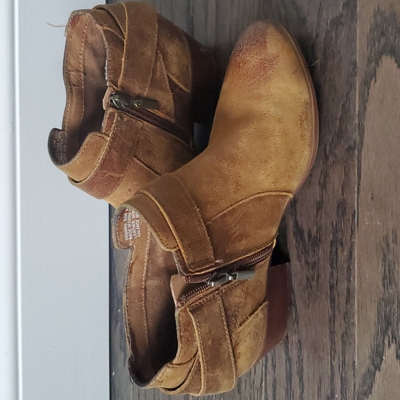 Clarks Artisan distressed ankle boots womens  size - Picture 5 of 11
